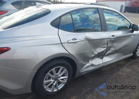 2025 Toyota Camry Le из США, поврежденный, VIN 4T1DAACK7SU207722